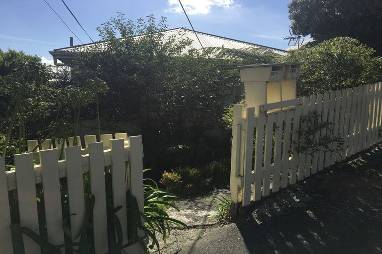 Photo of property in 8 Blythe Street, Berhampore, Wellington, 6023