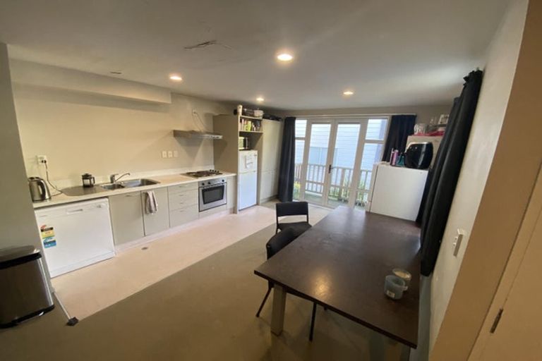 Photo of property in 146h Aro Street, Aro Valley, Wellington, 6021