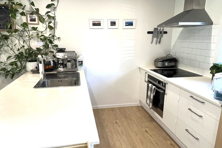 Photo of property in 6/4 Harry Ward Place, Henderson, Auckland, 0610