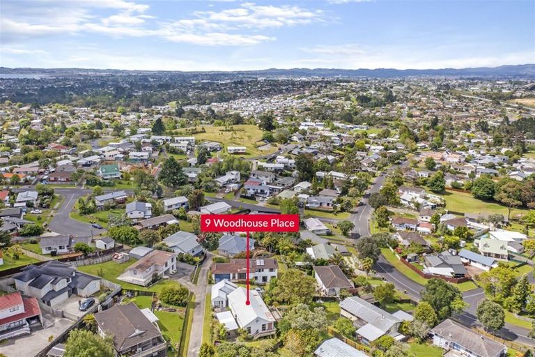 Photo of property in 9 Woodhouse Place, West Harbour, Auckland, 0618