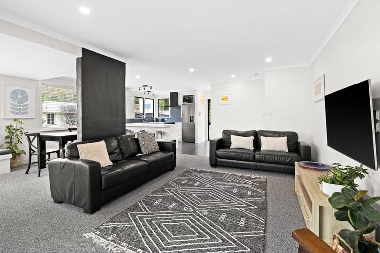 Photo of property in 14 Glenpark Place, Havelock North, 4130