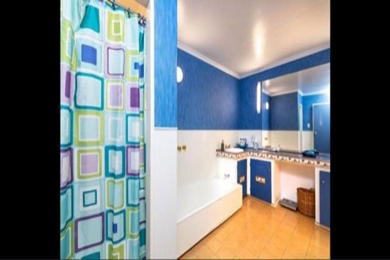 Photo of property in 7 Peace Avenue, Moturoa, New Plymouth, 4310