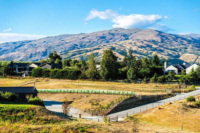 Photo of property in 49a Hall Road, Bannockburn, 9384