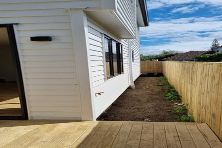 Photo of property in 64e Buscomb Avenue, Henderson, Auckland, 0610