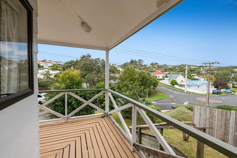 Photo of property in 13 Makiri Street, Helensville, 0800