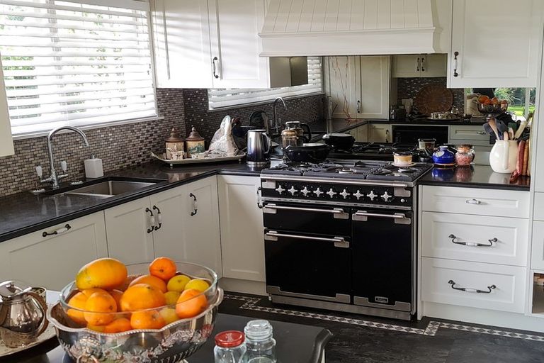 Photo of property in 25 Walnut Grove, Omokoroa, 3114