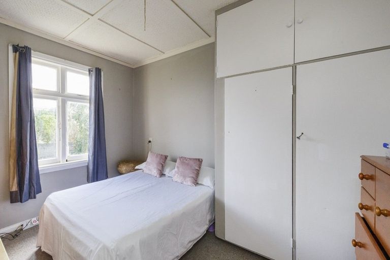 Photo of property in 4 Perrin Place, Kelvin Grove, Palmerston North, 4414