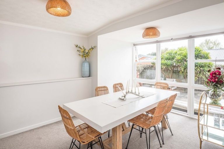 Photo of property in 53 Tiromoana Road, Raumati South, Paraparaumu, 5032