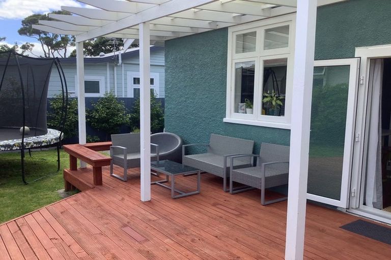 Photo of property in 1 Tennyson Street, Petone, Lower Hutt, 5012