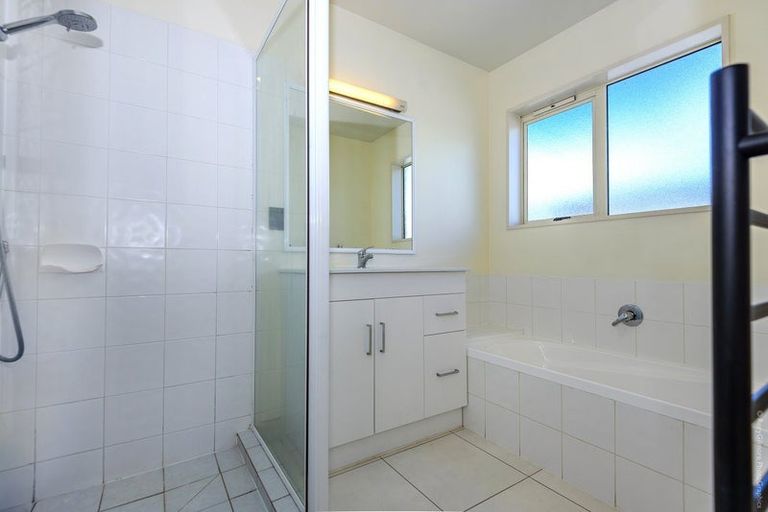 Photo of property in 56 Beach Road, North New Brighton, Christchurch, 8083