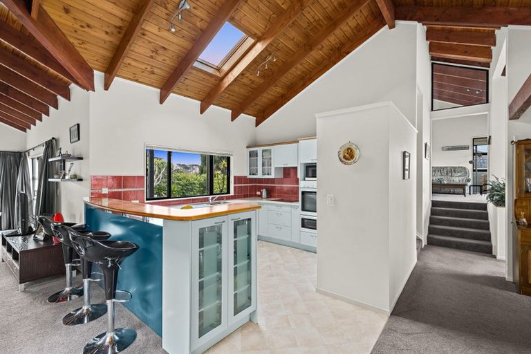 Photo of property in 16 Renoir Street, West Harbour, Auckland, 0618