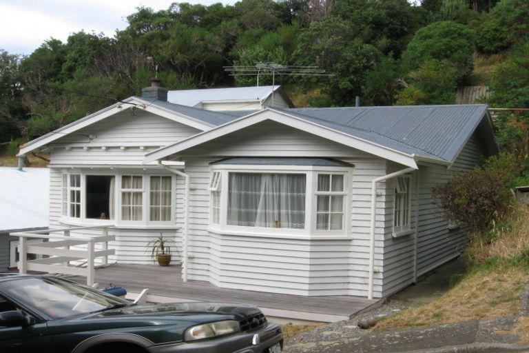 Photo of property in 15 Valley Street, Island Bay, Wellington, 6023