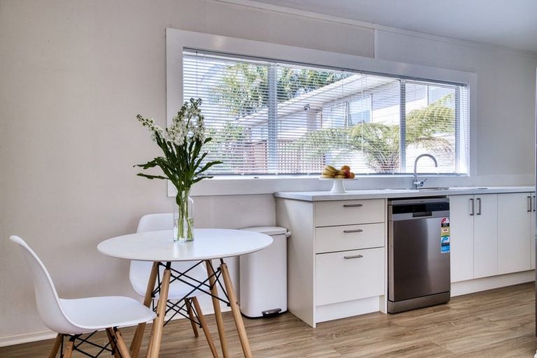 Photo of property in 2/34 Bayview Road, Bayview, Auckland, 0629