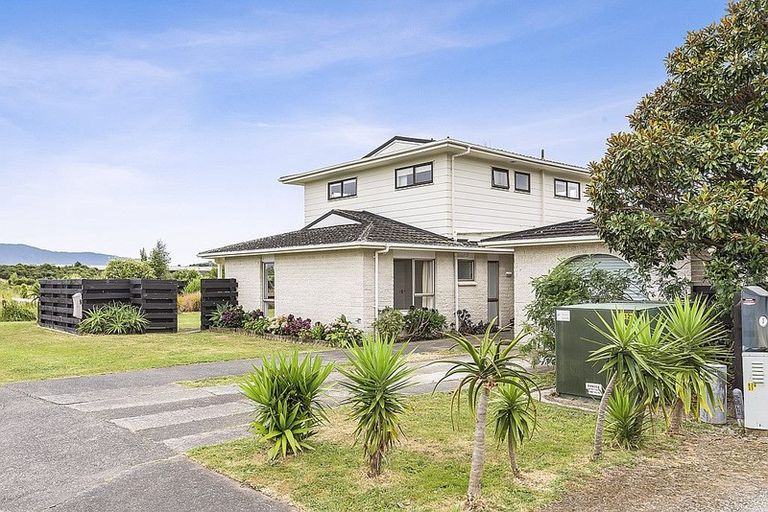 Photo of property in 1 Manawa Avenue, Raumati Beach, Paraparaumu, 5032