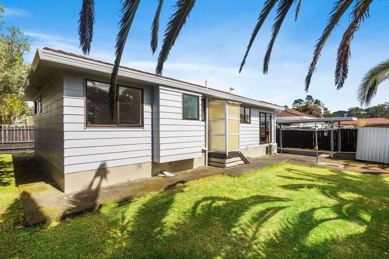 Photo of property in 2/26 Karepo Crescent, Ranui, Auckland, 0612