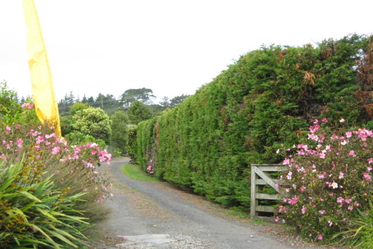 Photo of property in 851 Old North Road, Waimauku, 0882