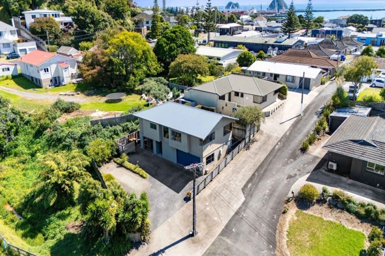 Photo of property in 30 Moulton Street, Moturoa, New Plymouth, 4310