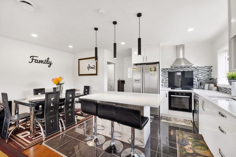 Photo of property in 3 Hunua Road, Papakura, 2110