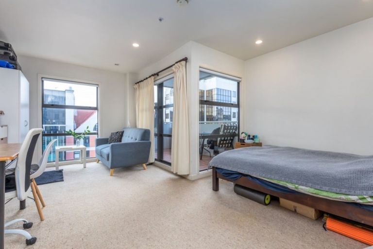 Photo of property in Oakwood Hall Apartments, 13b/81 Wakefield Street, Auckland Central, Auckland, 1010