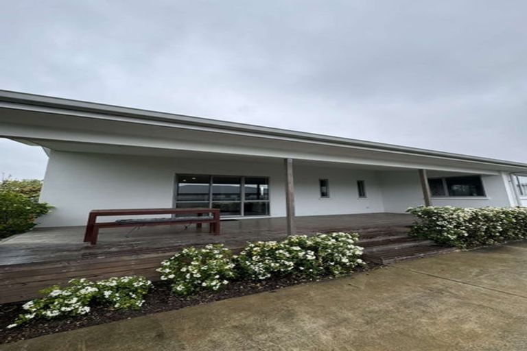 Photo of property in 17 Royal Park Drive, Parklands, Christchurch, 8083