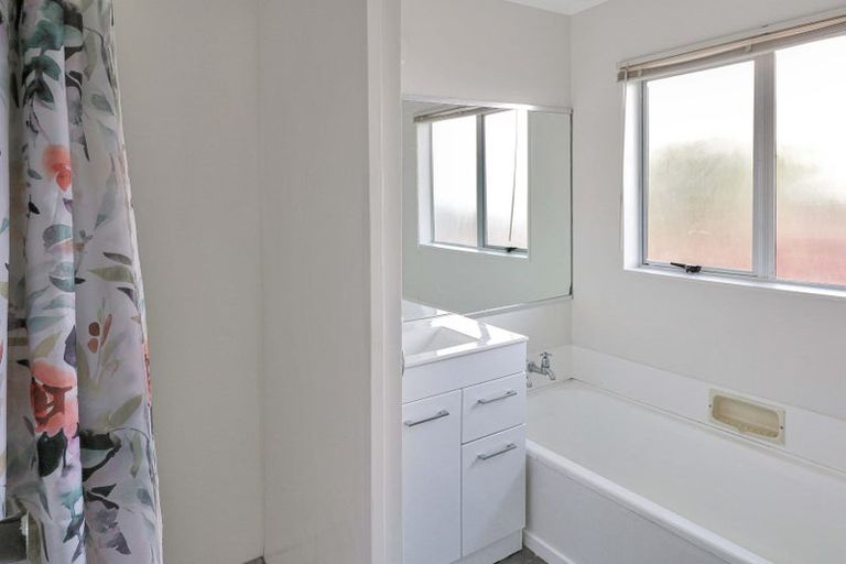 Photo of property in 13 Kaitangata Crescent, Kelson, Lower Hutt, 5010