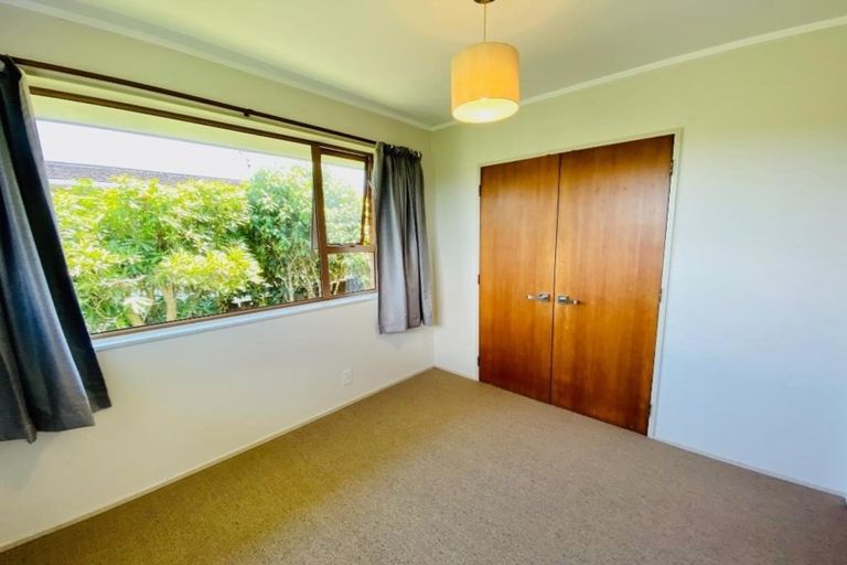 Photo of property in 2 Cowling Road, Hurdon, New Plymouth, 4310