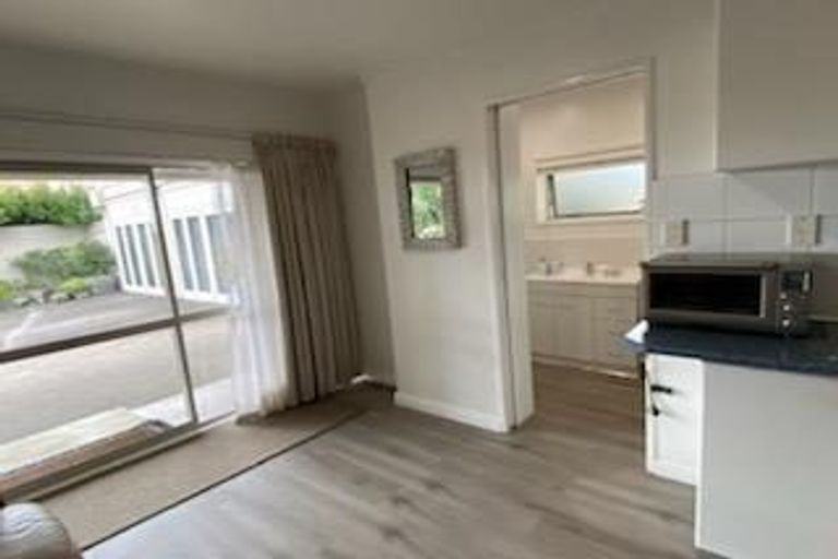 Photo of property in 6 Judkins Crescent, Cockle Bay, Auckland, 2014