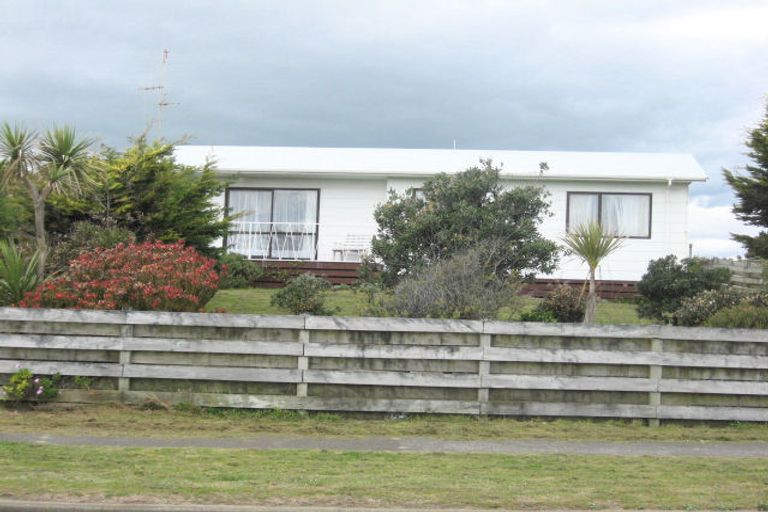 Photo of property in 36 Kahukura Avenue, Waitarere Beach, Levin, 5510