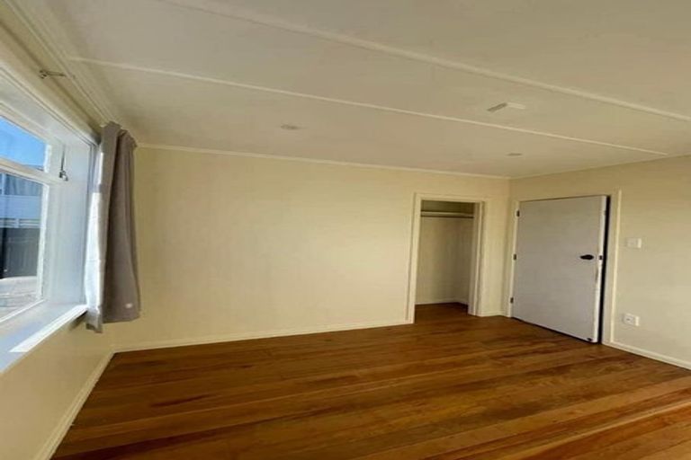 Photo of property in 23 Camden Street, Redwood, Christchurch, 8051