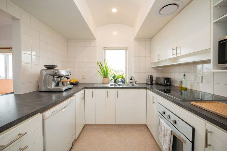 Photo of property in 64 Drivers Road, Maori Hill, Dunedin, 9010