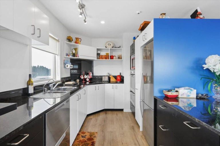 Photo of property in 1086 Papamoa Beach Road, Papamoa Beach, Papamoa, 3118