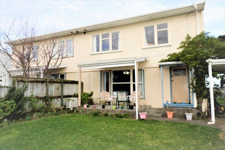Photo of property in 44 Matipo Street, Castlecliff, Wanganui, 4501