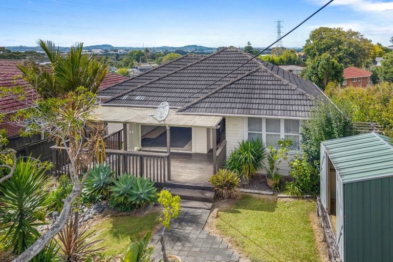 Photo of property in 53 Tiroroa Avenue, Te Atatu South, Auckland, 0610