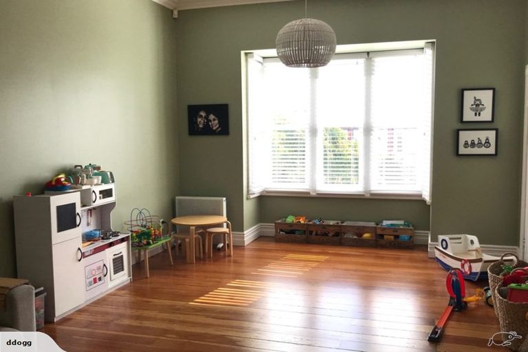 Photo of property in 17a Crawford Avenue, Mangere Bridge, Auckland, 2022