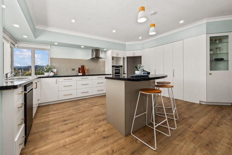 Photo of property in 6 Mahana Road, Paraparaumu Beach, Paraparaumu, 5032