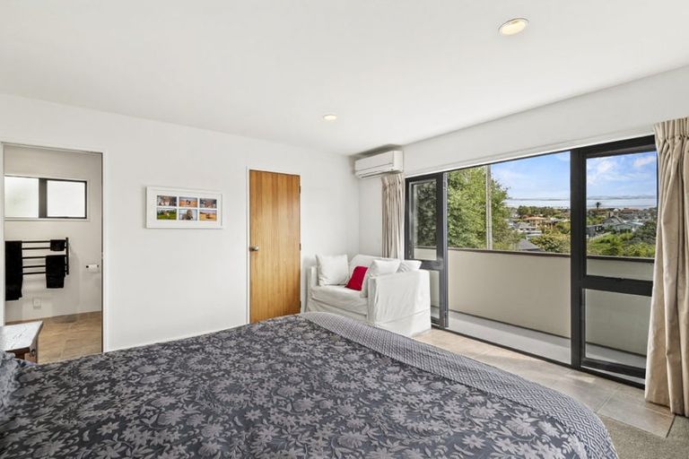 Photo of property in 18 Beulah Avenue, Rothesay Bay, Auckland, 0630