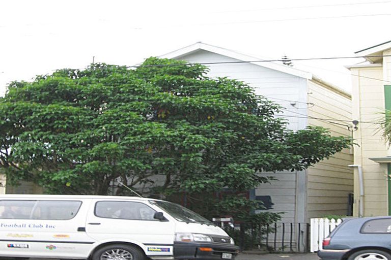 Photo of property in 28 Luxford Street, Berhampore, Wellington, 6023