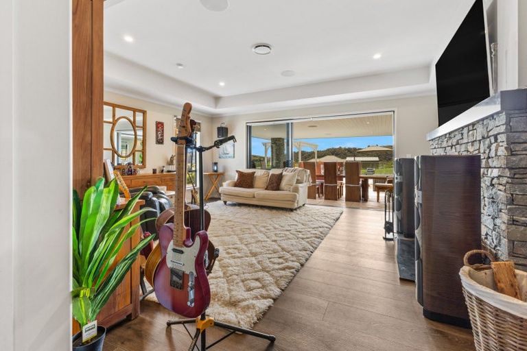 Photo of property in 1 Fernbird Grove, Kerikeri, 0294