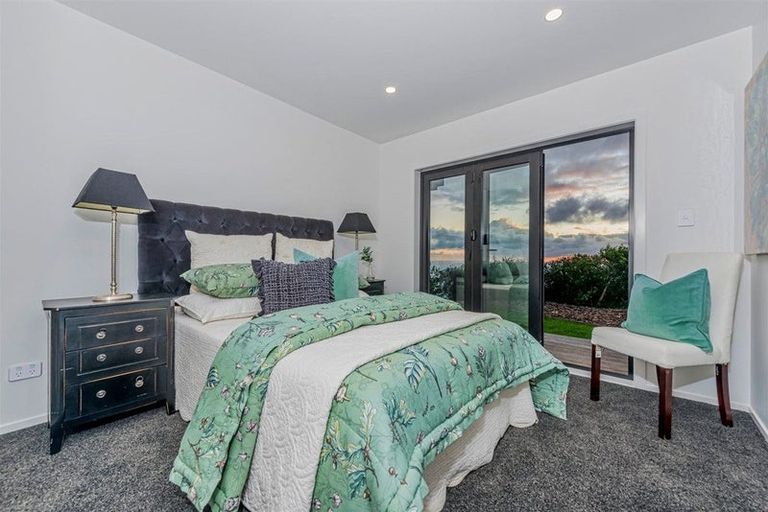 Photo of property in 123 Piha Road, Piha, New Lynn, 0772