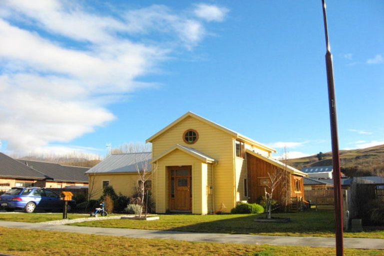 Photo of property in 19 Mavora Road, Lake Hayes, Queenstown, 9304