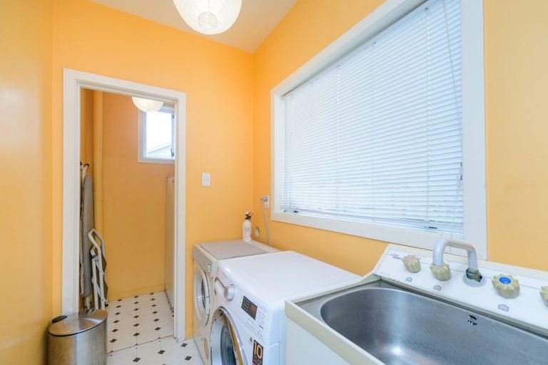 Photo of property in 24 Ranfurly Street, Hokowhitu, Palmerston North, 4410