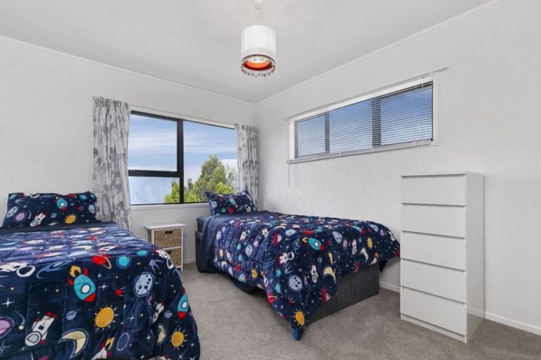 Photo of property in 11a Orewa Heights Crescent, Orewa, 0931