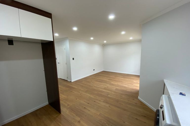 Photo of property in 2/72 Howe Street, Howick, Auckland, 2014