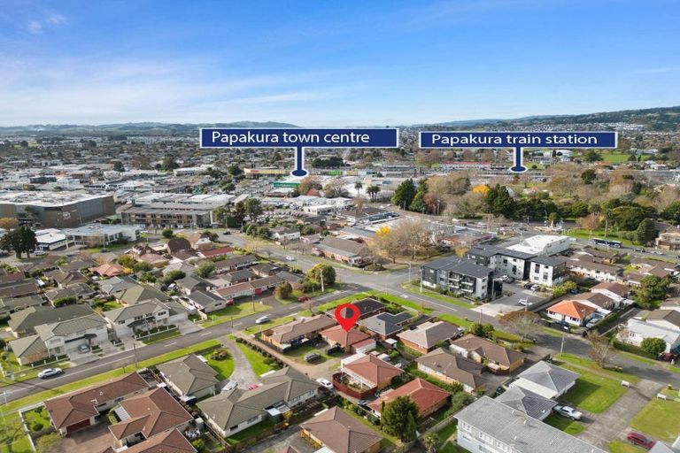 Photo of property in 2/10 Wellington Street, Papakura, 2110