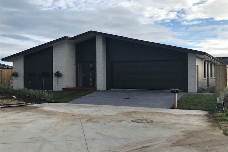 Photo of property in 25 Kotiate Street, Papamoa Beach, Papamoa, 3118