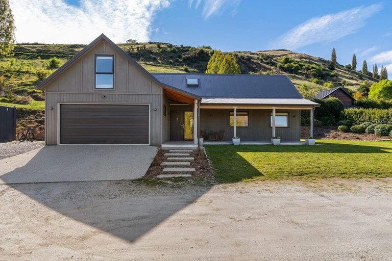 Photo of property in 8 Trench Hill Road, Frankton, Queenstown, 9371