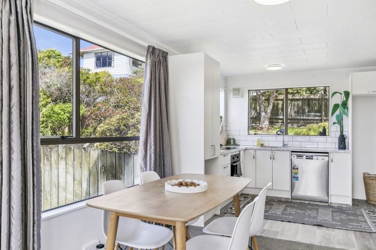 Photo of property in 6a Makatote Grove, Churton Park, Wellington, 6037