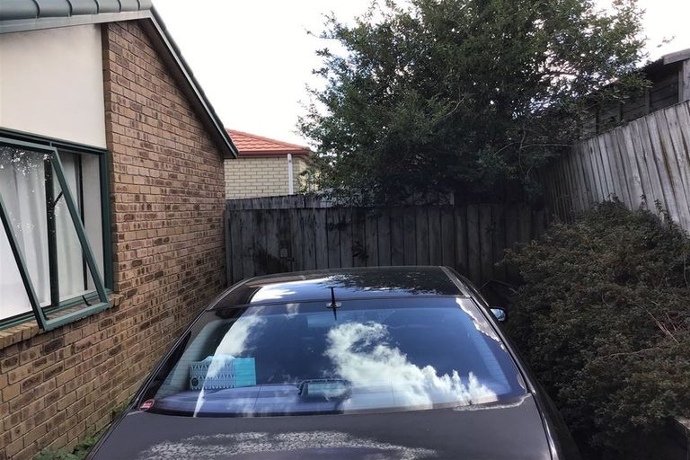 Photo of property in 36 Woodbank Drive, Glen Eden, Auckland, 0602