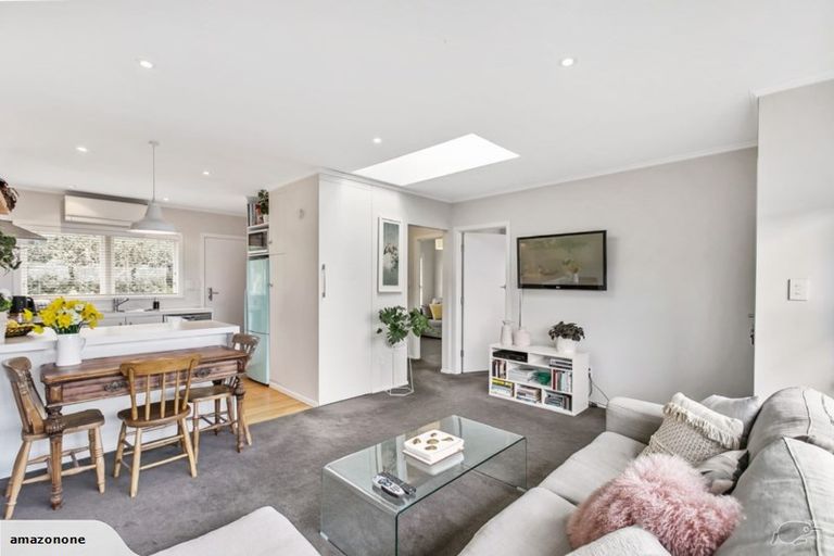 Photo of property in 2/52 Church Street, Northcote Point, Auckland, 0627