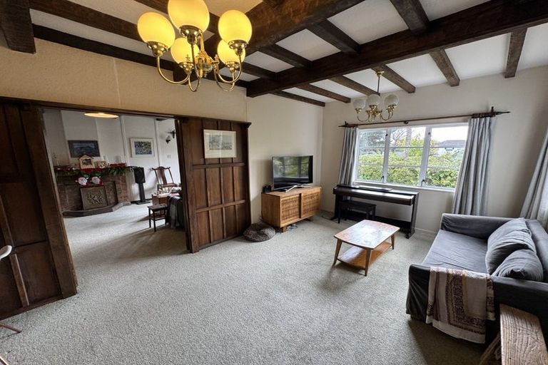 Photo of property in 2 Homewood Crescent, Karori, Wellington, 6012